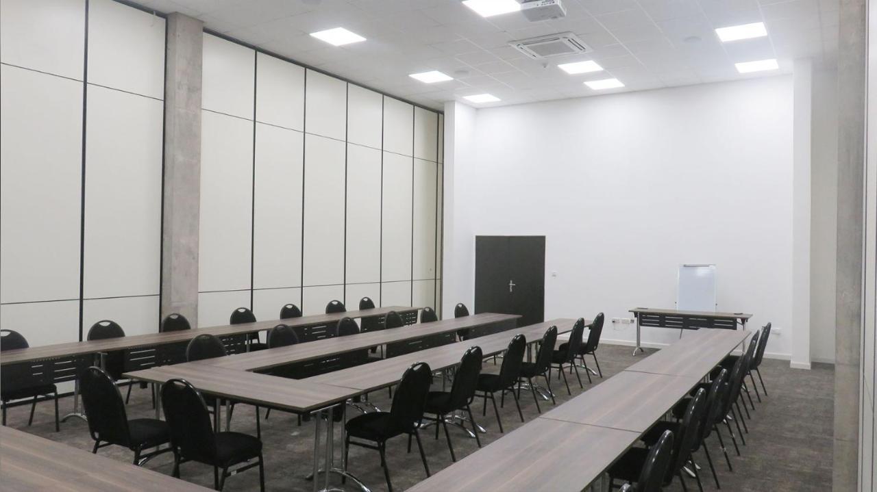 The Urban Hotel Lusaka Bagian luar foto