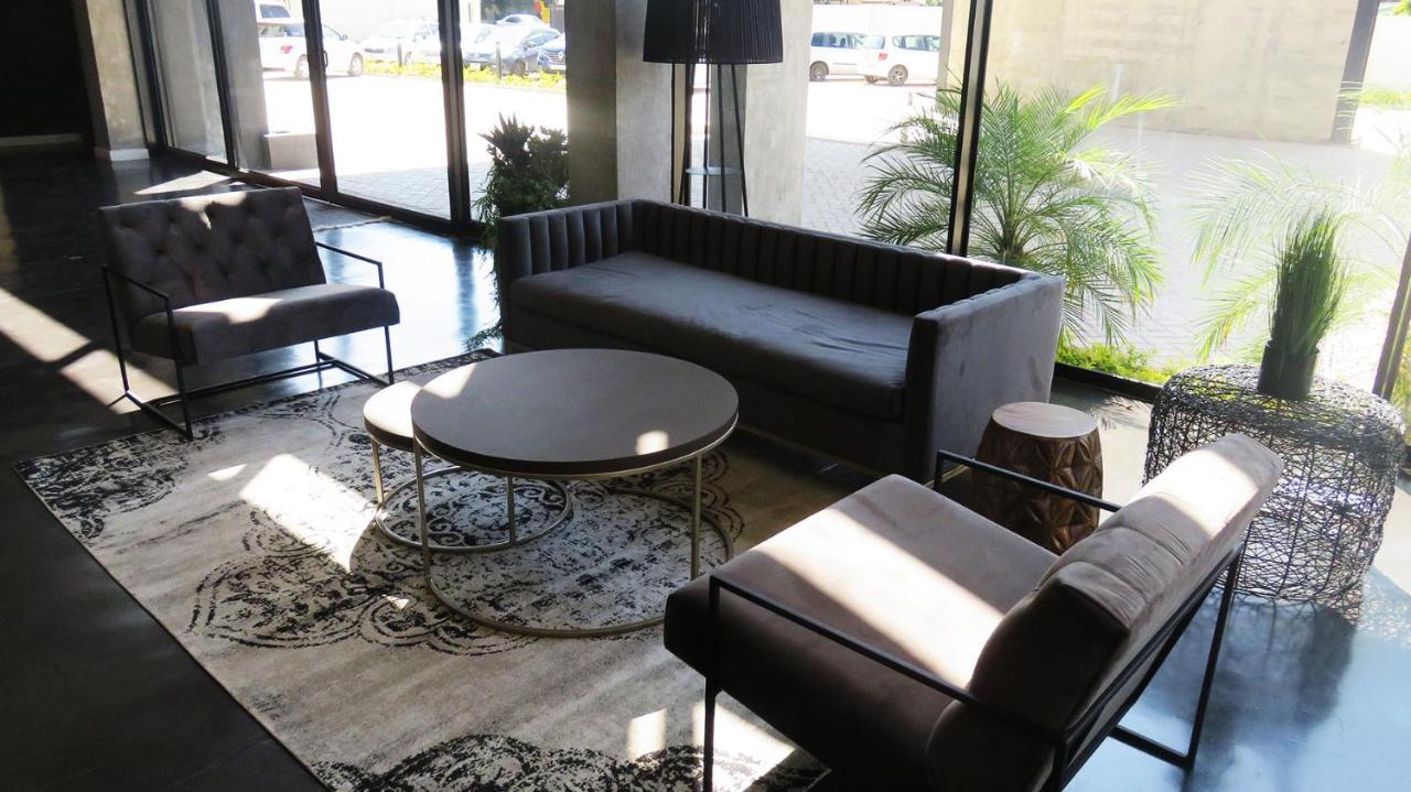 The Urban Hotel Lusaka Bagian luar foto
