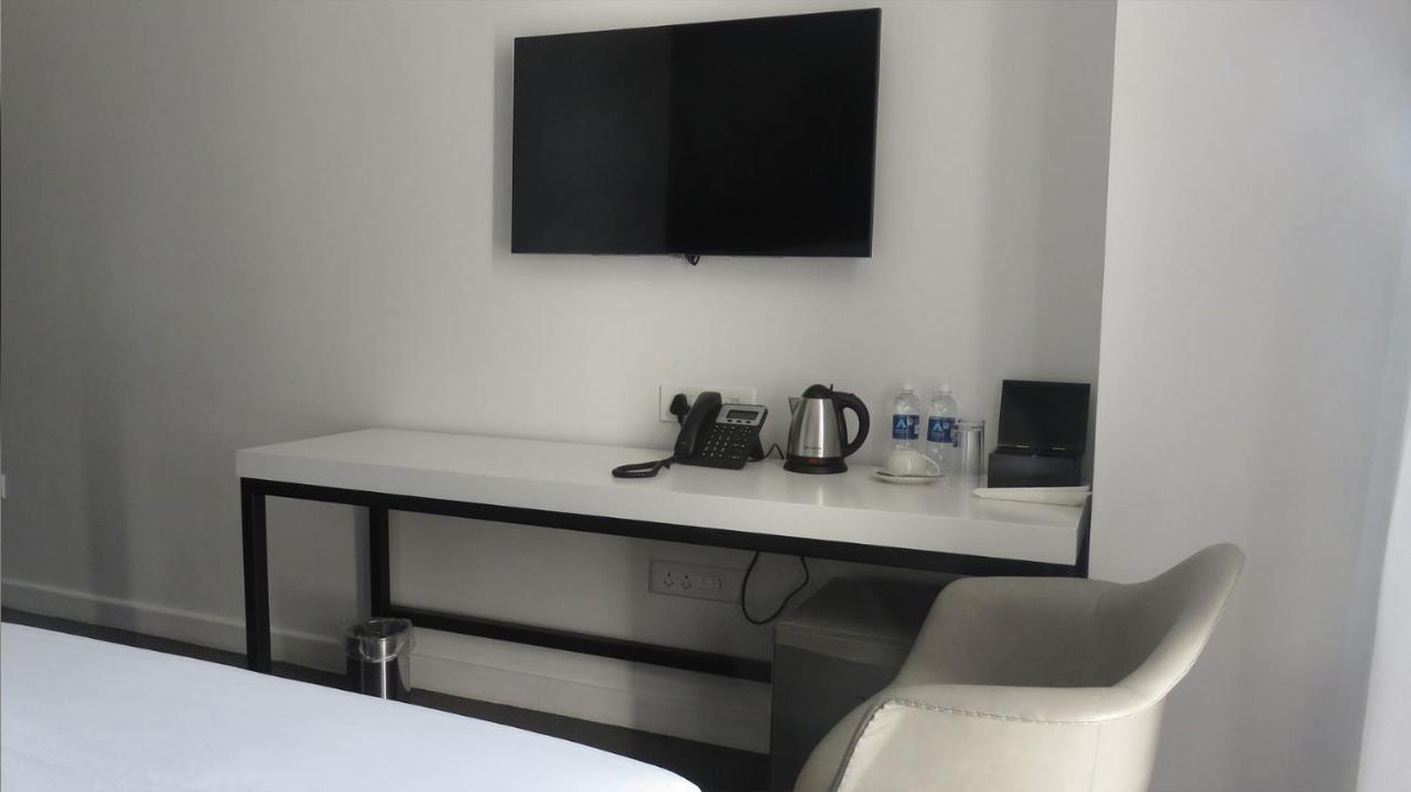 The Urban Hotel Lusaka Bagian luar foto