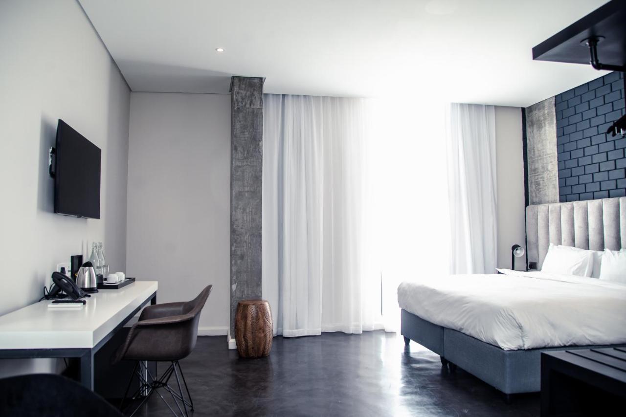 The Urban Hotel Lusaka Bagian luar foto