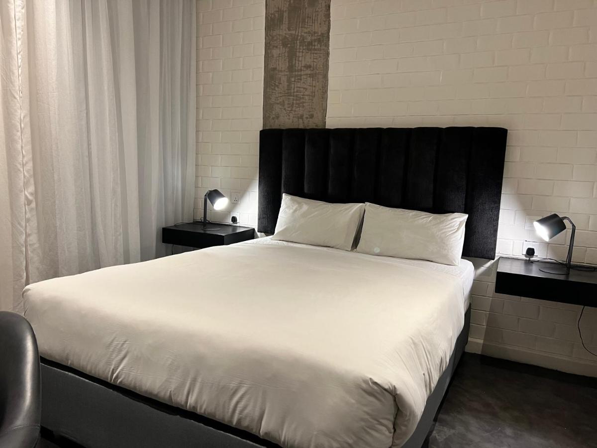 The Urban Hotel Lusaka Bagian luar foto